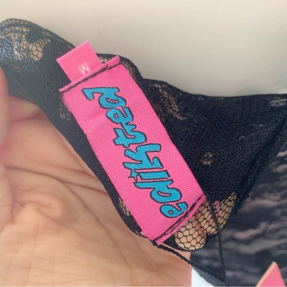 Edikted Black Lace Off Shoulder Crop Top NWT Size M - Picture 6 of 6